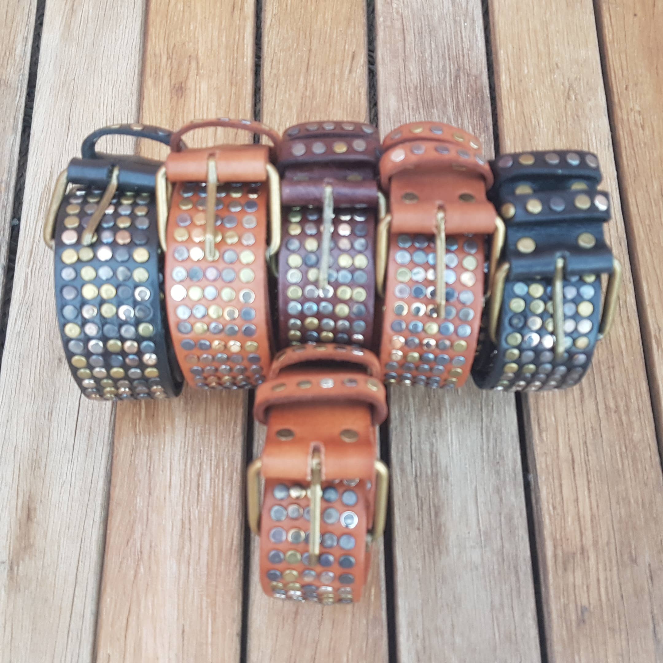 FBandCo – Engroshandel Bælte - Unisex – Bælte, (4 cm) Håndlavet med Nitter i Læder, Messingspænde.4