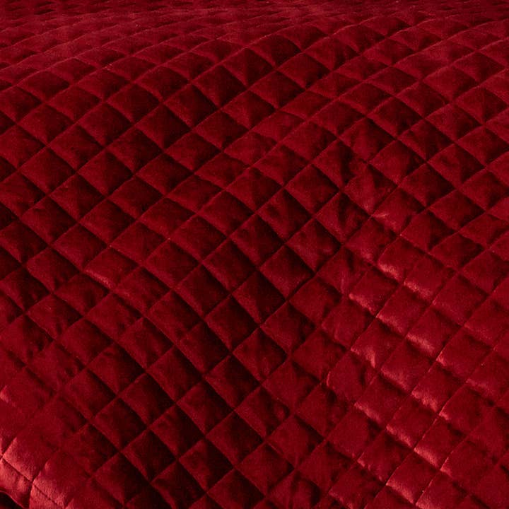 Red Velvet Quilt Set for wholesale on Faire4