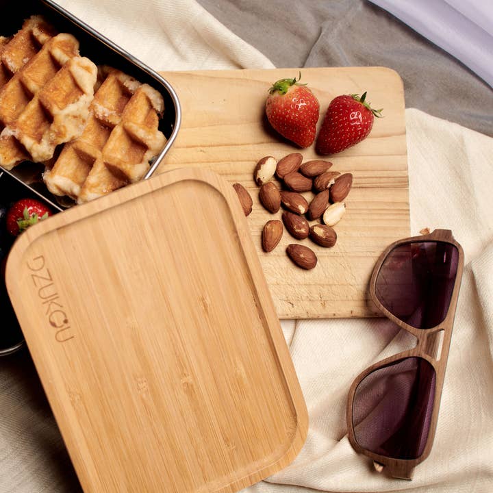 Dzukou B.V. – Engroshandel Solbriller - Herre – Dzukou Oblique - træsolbriller til mænd med korketui5