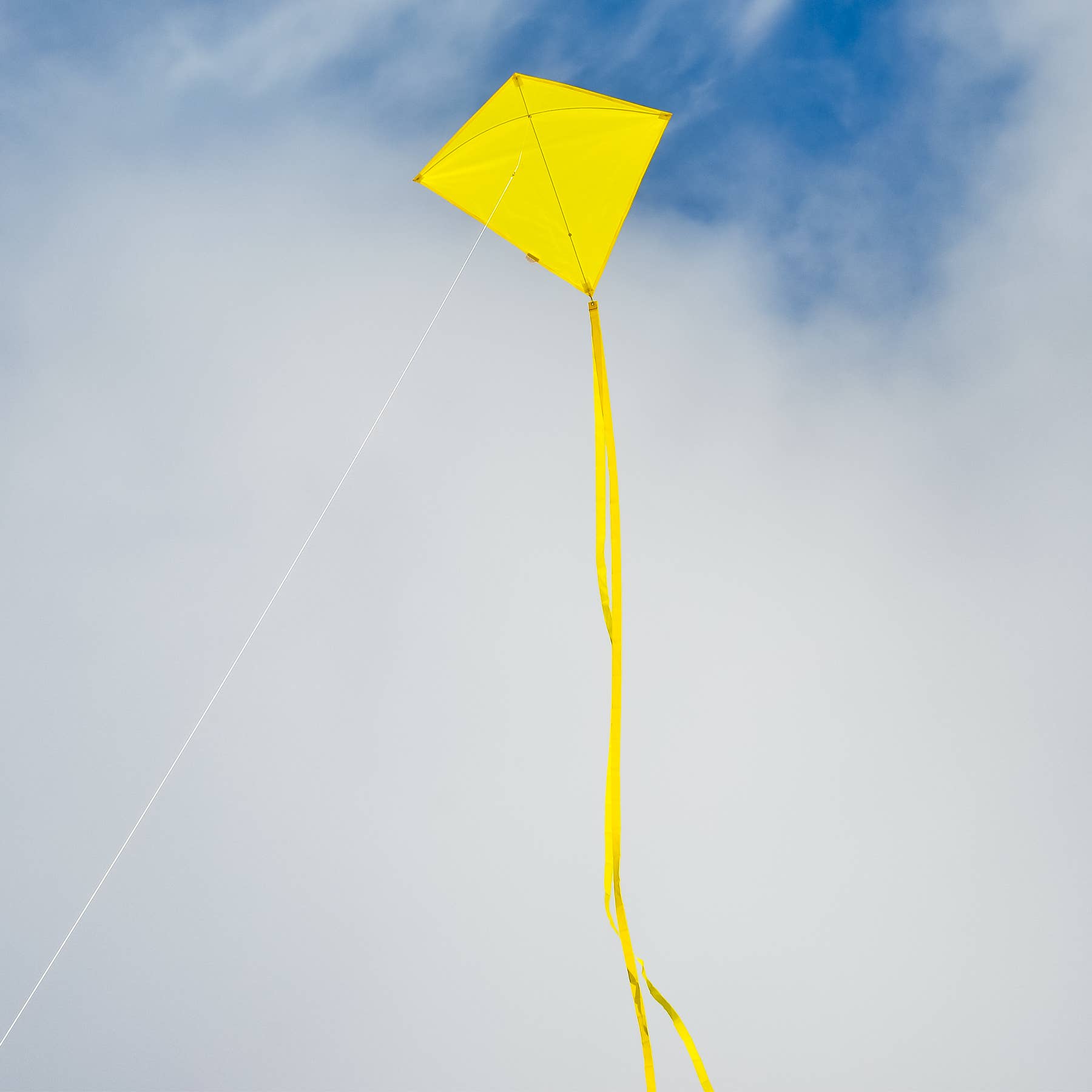 In the Breeze, LLC. - Vente Cerf-volant - Cerf-volant Diamant Jaune Colorfly 30"1