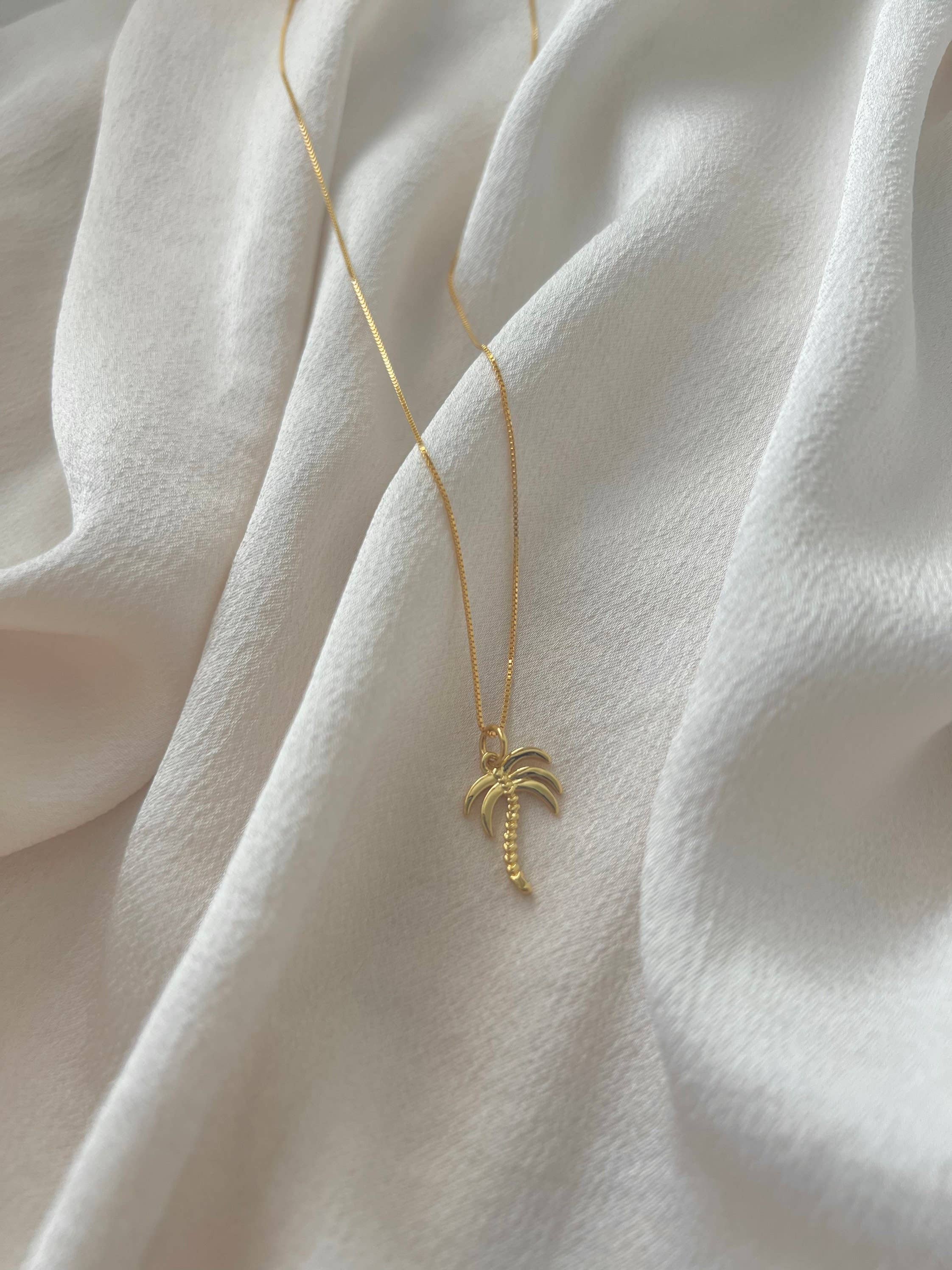 terracottaandsun - Vente Colliers à pendentif - Collier pendentif palmier en or 18 carats et argent sterling 9252