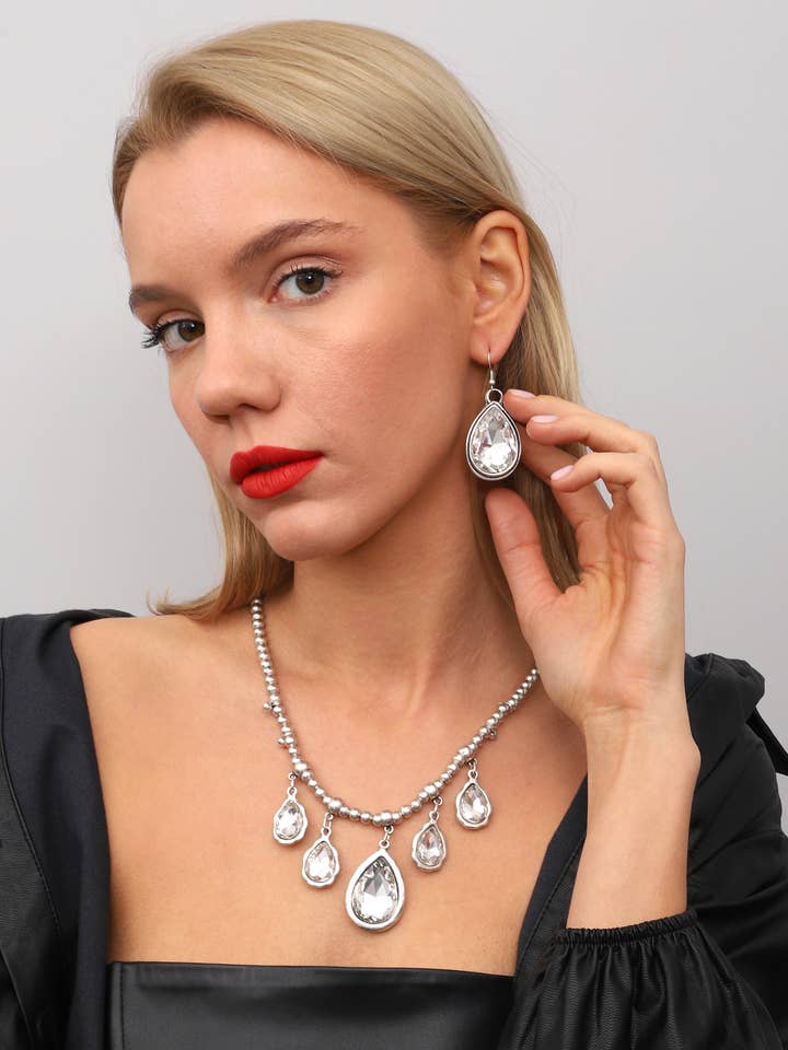 Hvidt Krystal Sten Dråber Halskæde & Øreringe Sæt for engroshandel hos AVENS