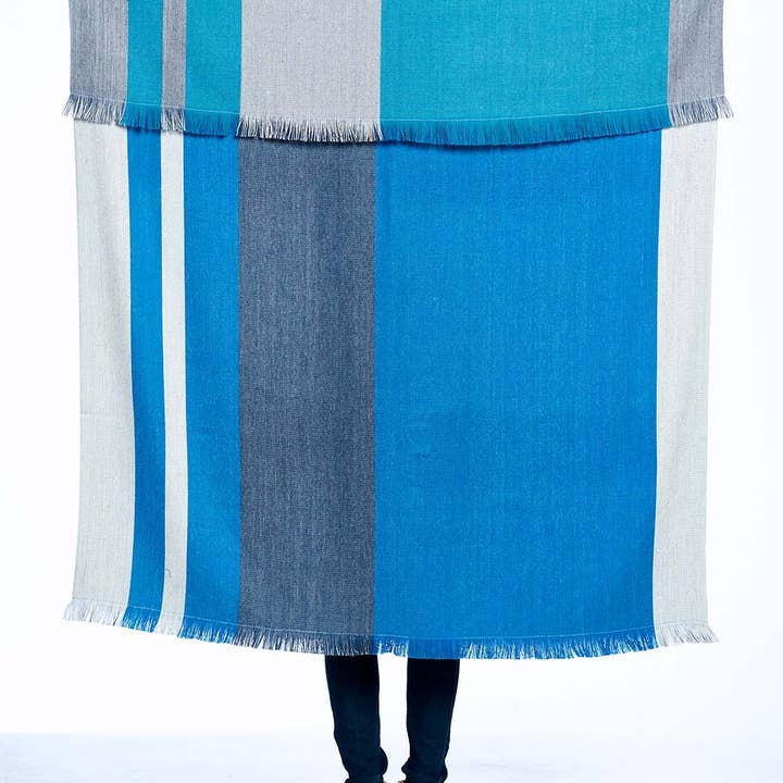 Alpaka Reversible Überwurf - Blue Nile für den Großhandel von Shupaca Alpaca