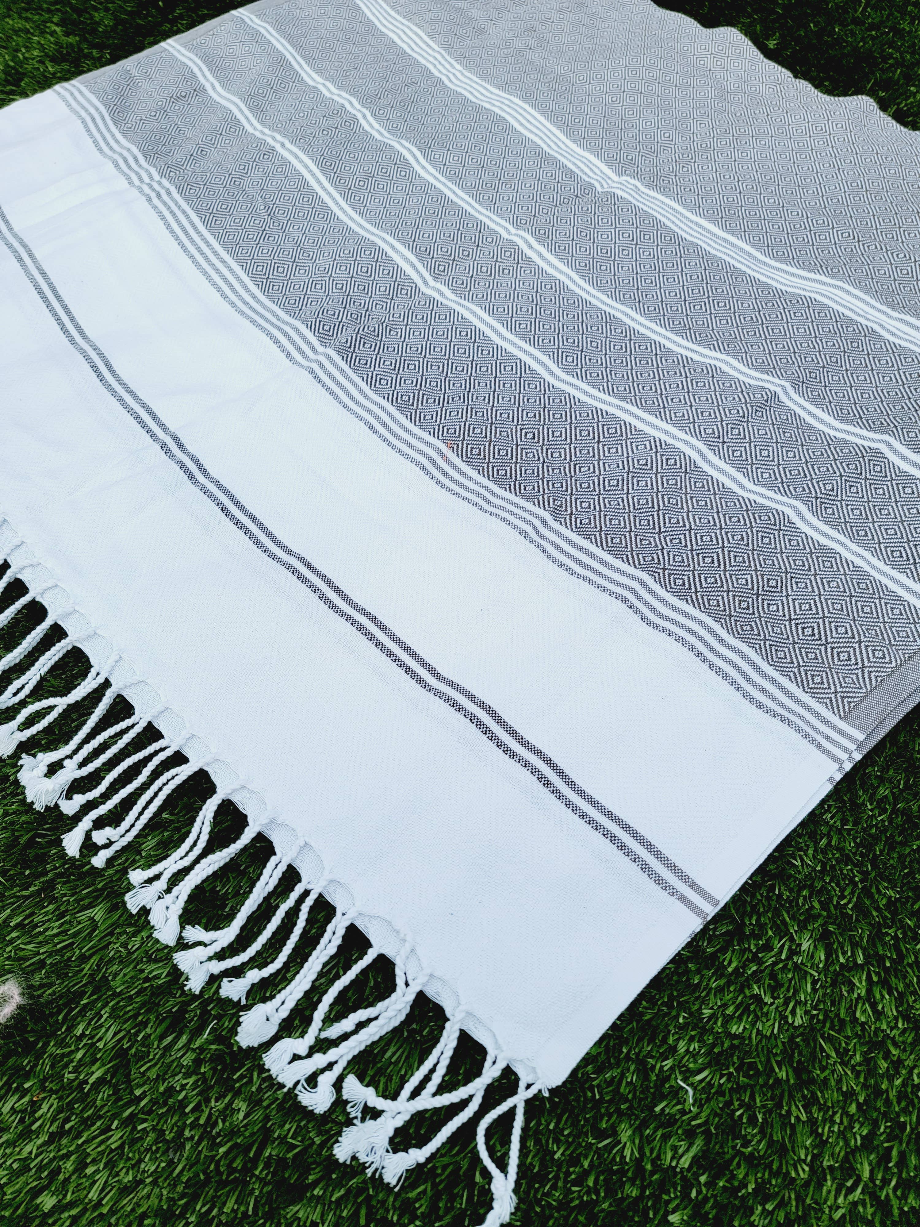 EBRU Home - Wholesale Beach Towel - 10 Sand proof Towel Throw set, Assorted colors DEAL17