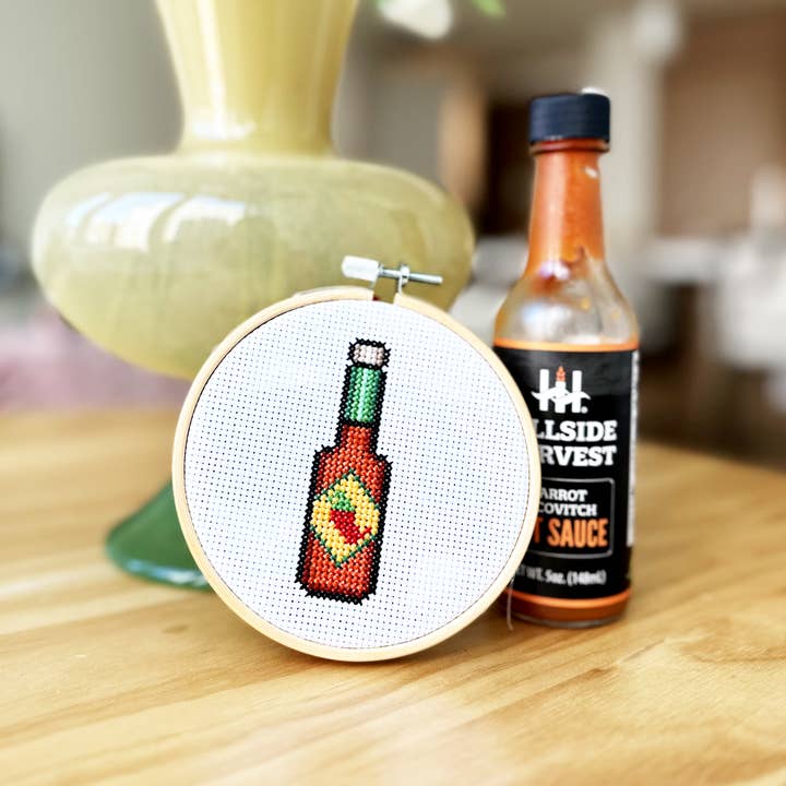 Kit de Broderie DIY - Sauce Piquante pour la vente par TheCloudFactory