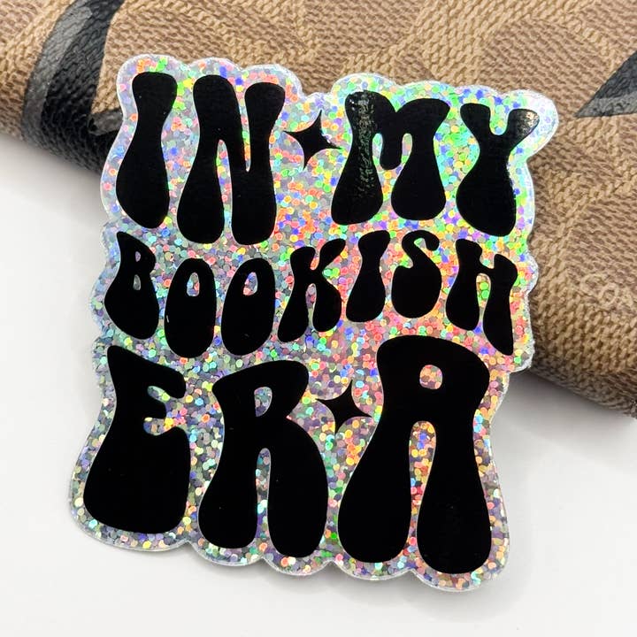 I Min Boglige Æra Vinyl Udstanset Klistermærke | Glimmer for engroshandel hos Plannermonkeyco