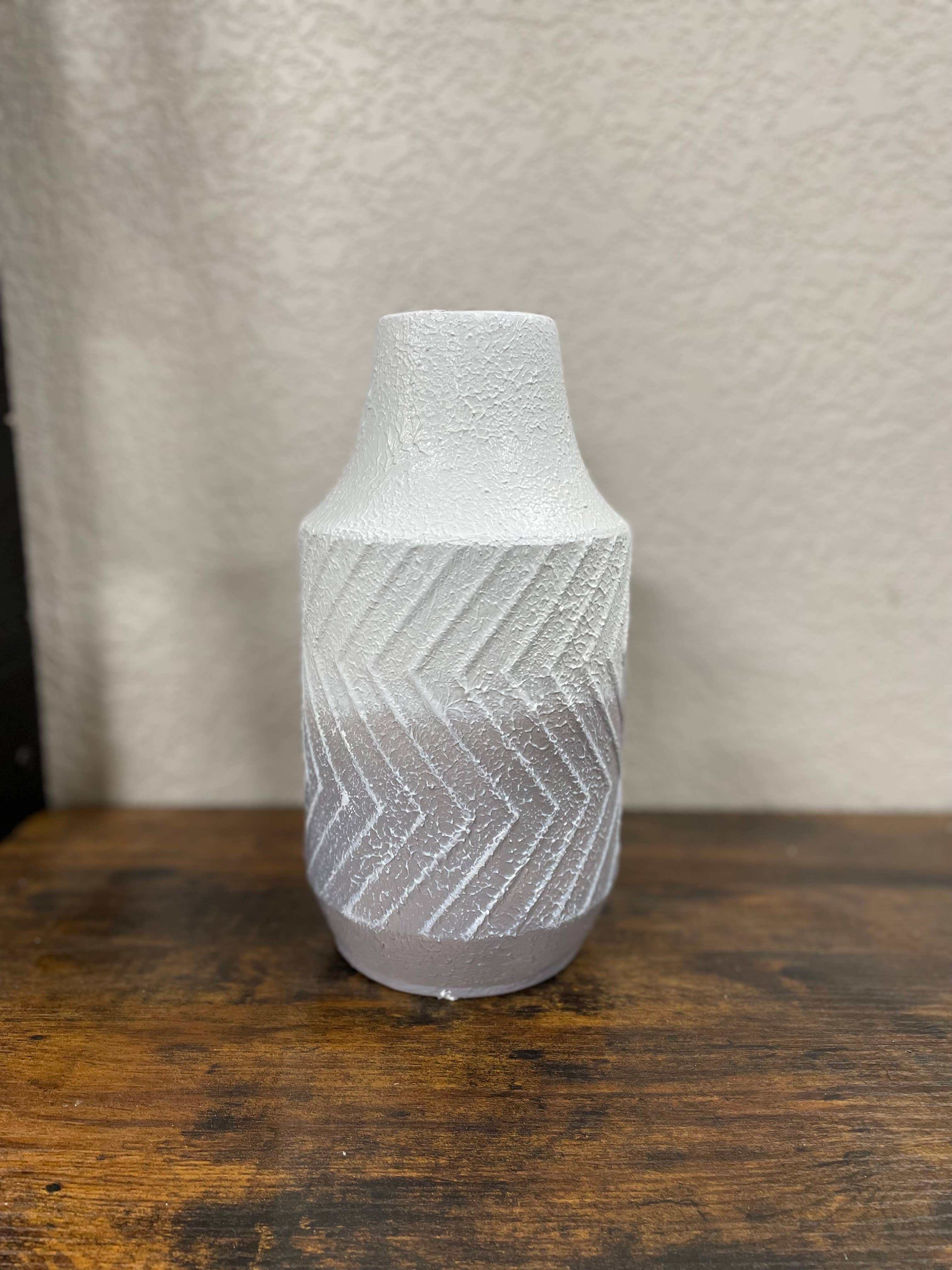 Refinery 86 Home Decor - Wholesale Vase - Metal White & Grey Ombre Vase1