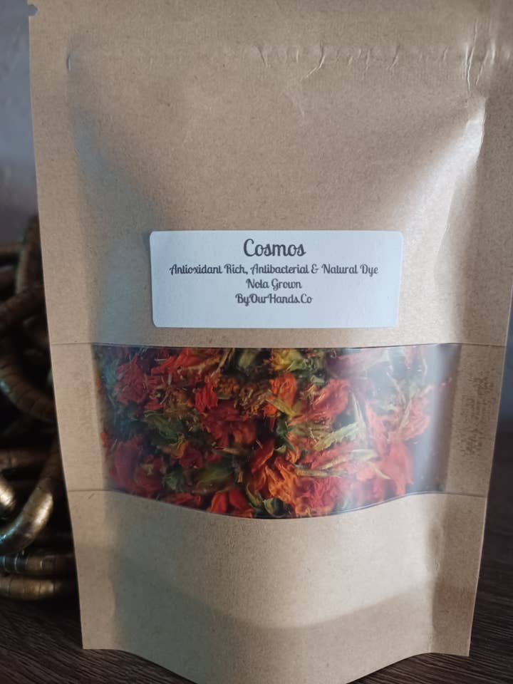 Cosmos pour la vente par By Our Hands