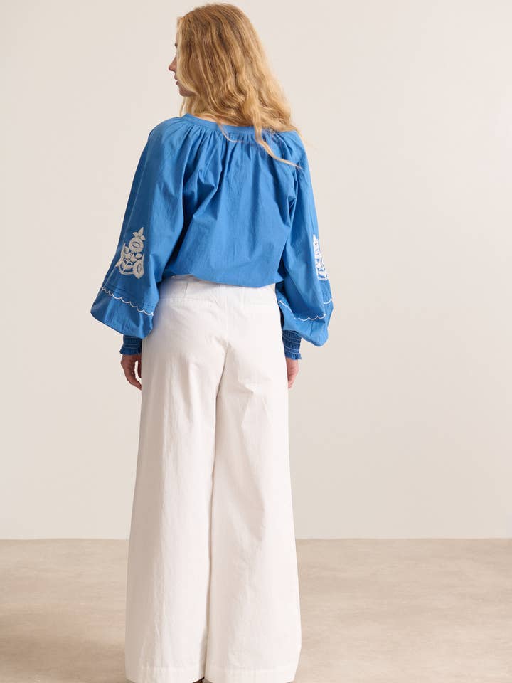 Azul Blusa bordada VERA de venta al por mayor en Faire