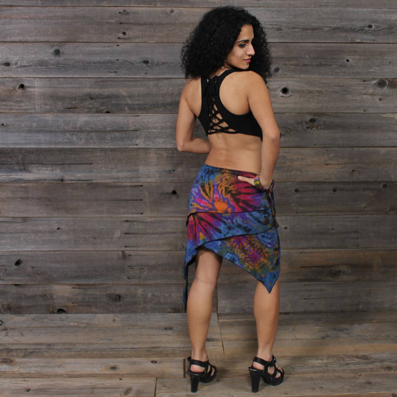 Assorterede Tie Dye Farver Batik Dobbelt Vinkel Skåret Kort Lang Mini Nederdel Boho Hippie for engroshandel på Faire1