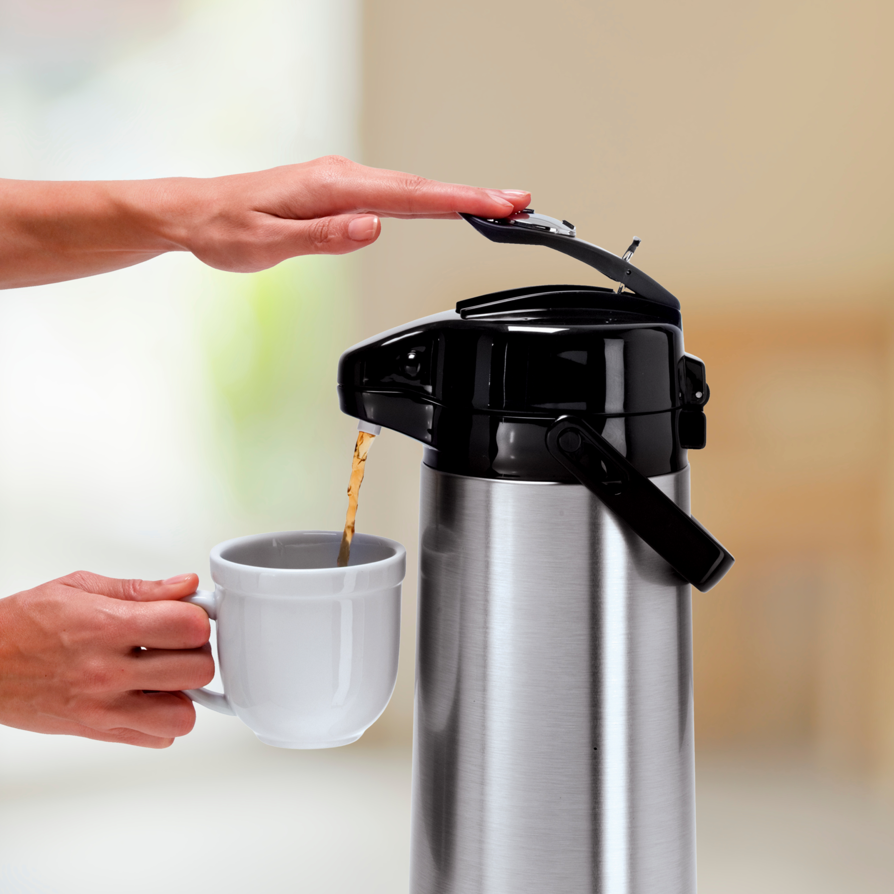 Oggi - Wholesale Carafe - Coffee Carafe - Pumpmaster, Glass Liner (1.9 lt, 64 oz)2