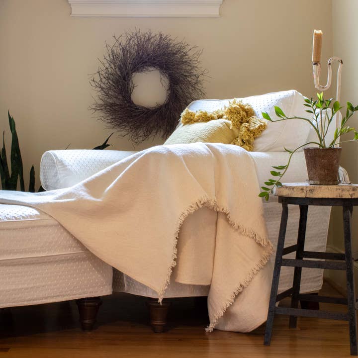 Under The Bough - Wholesale Throw Blanket - Liso Handloomed Cotton Blanket — Ecru2