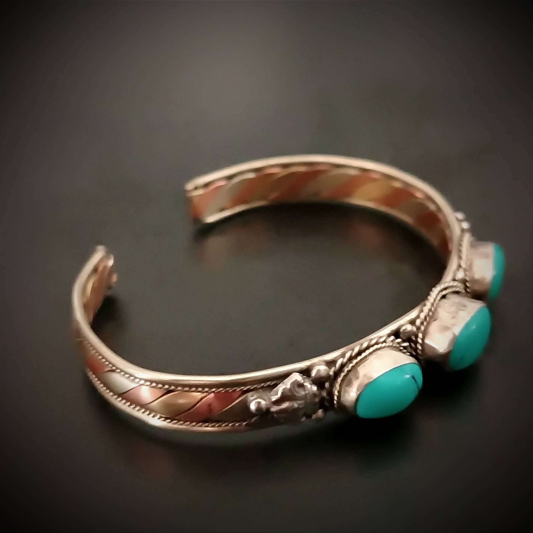 Unique Brand – Engroshandel Manchetarmbånd – DHO tibetansk armbånd2