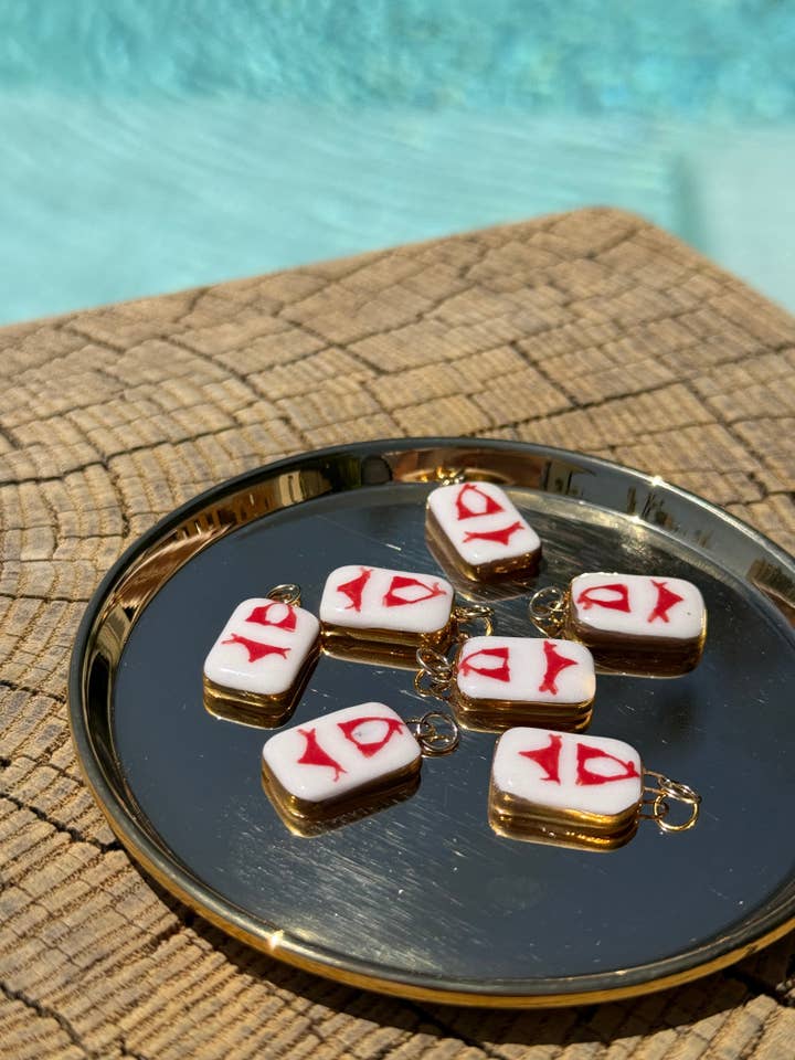 Roter Bikini-Charme für den Großhandel von Shá Parlé