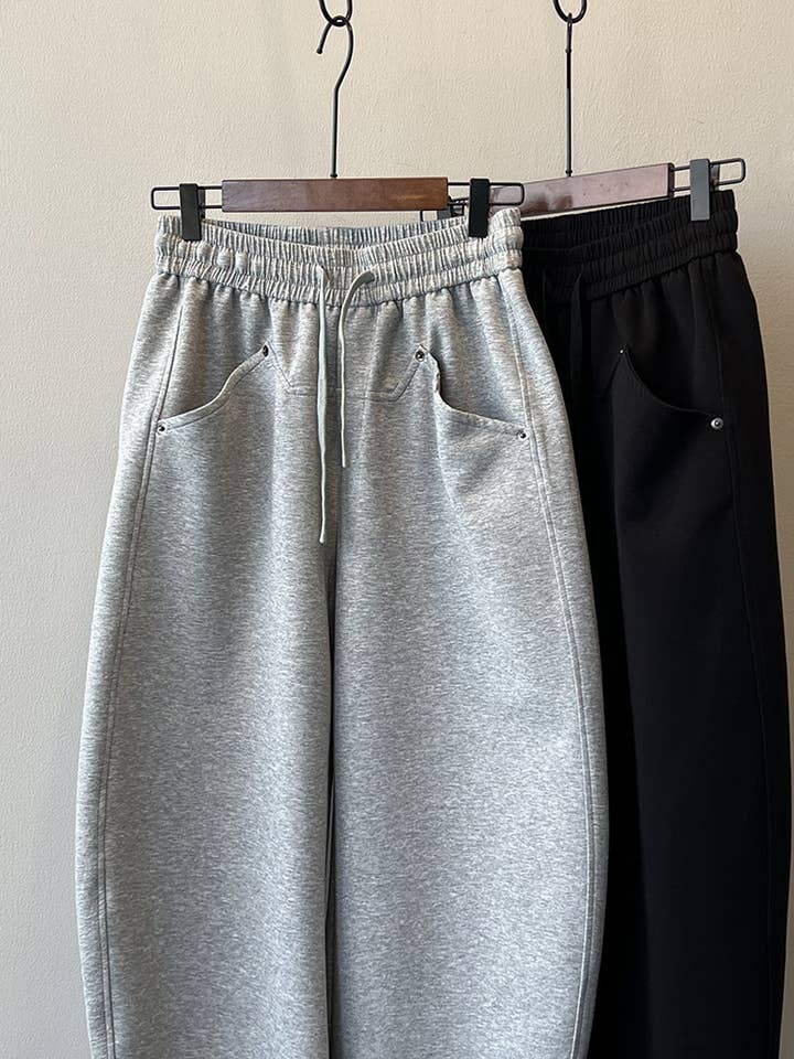Rosa Clothing - Wholesale Athletic Sweatpants/Joggers - Women's - Elastic waist Slouchy Curved leg Barrel sweatpants