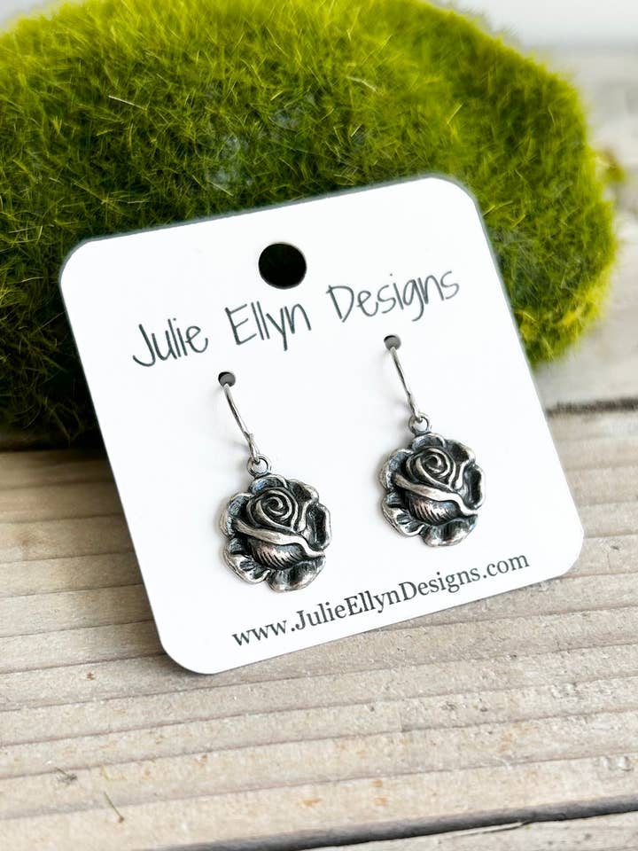 Antik sølvøreringe med rosenmotiv for engroshandel hos Julie Ellyn Designs