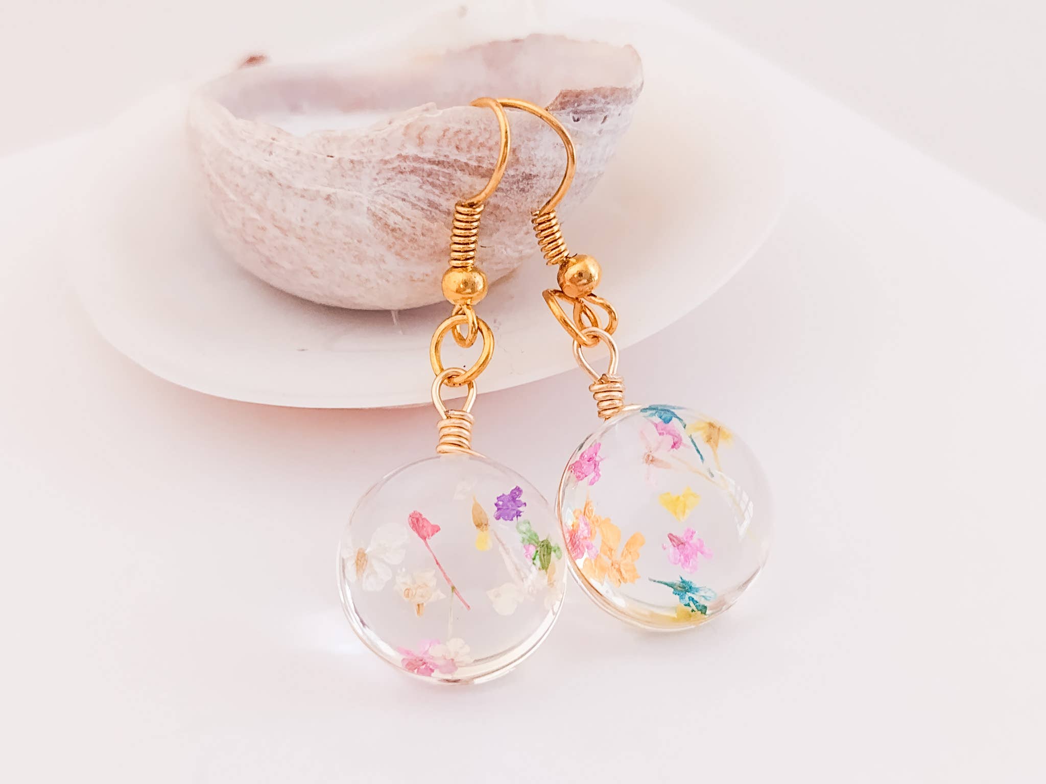 Piccadilly Pendants - Wholesale Dangle Earrings - Confetti Flower Earrings, Gold Pressed Flower Earrings1