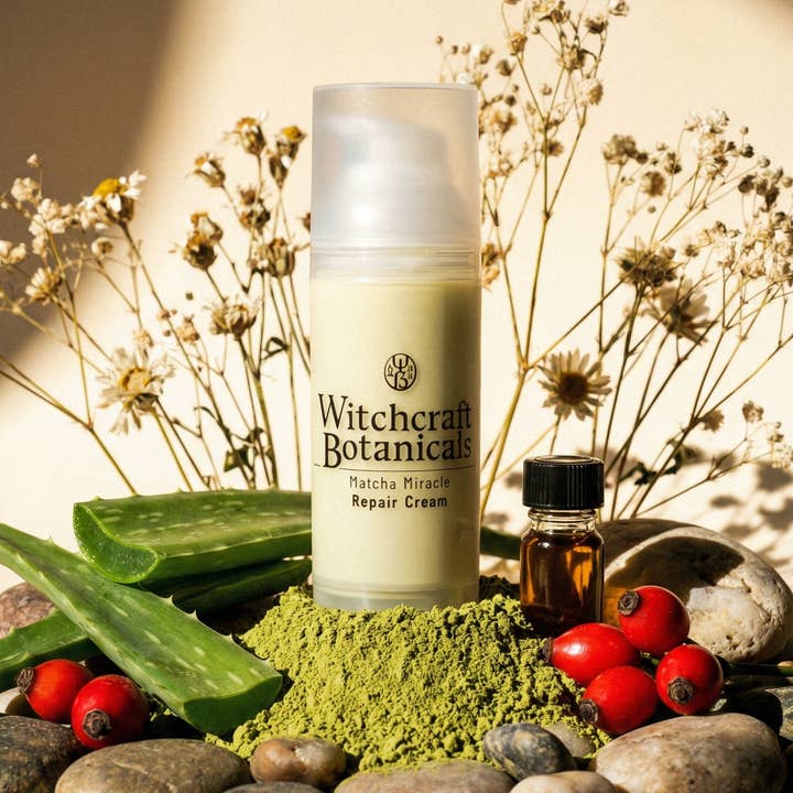 Crema rigenerante con matcha e aloe vera per la vendita all'ingrosso da parte di Witchcraft Botanicals