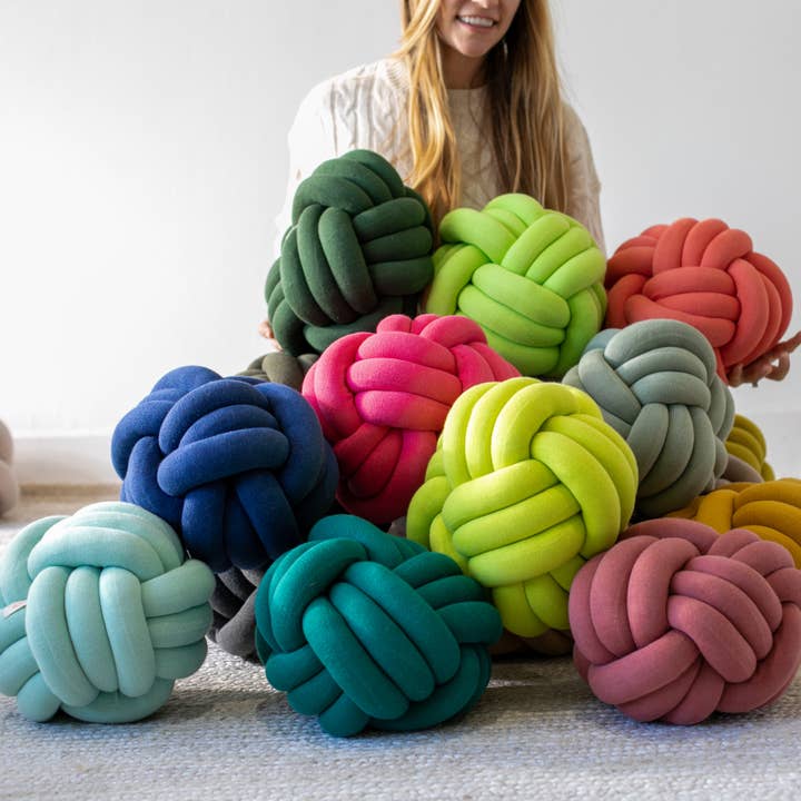 Pink Lemonade - Wholesale Throw/Decorative Pillow - Knot - Dusty Sand - 100% cotton3