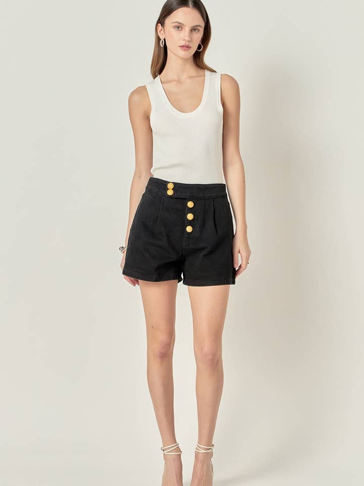 Short en jean à boutons pour la vente par English Factory