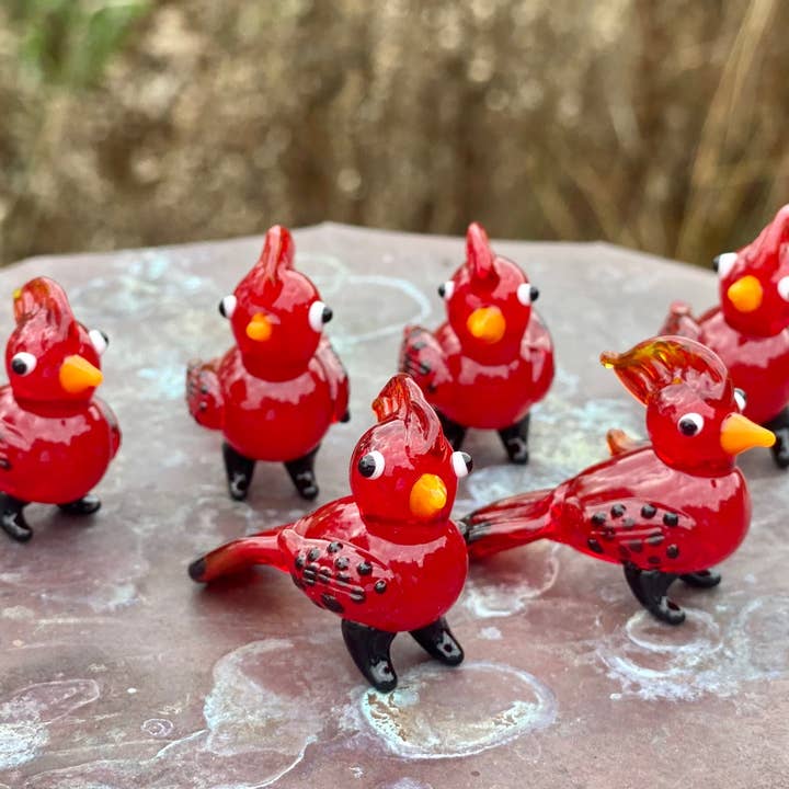 SHOPGIVECOURAGE - Wholesale Decorative Figurine - Glass Cardinal Sitter Miniature Collectible Figurine