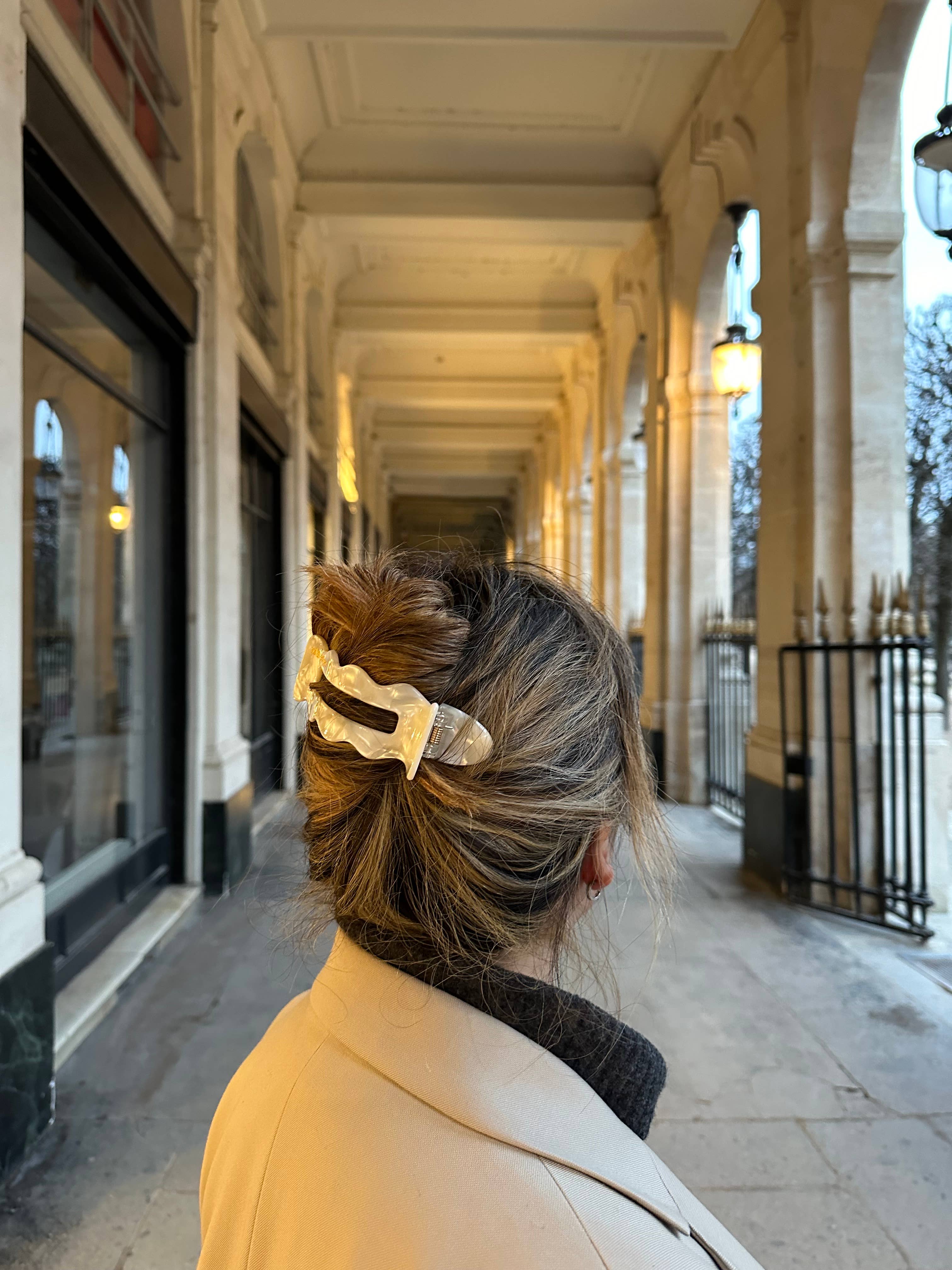 Solar Eclipse - Wholesale Hair Clip - Women's - Scalloped Lay Down Acetate Claw Hair Clip2