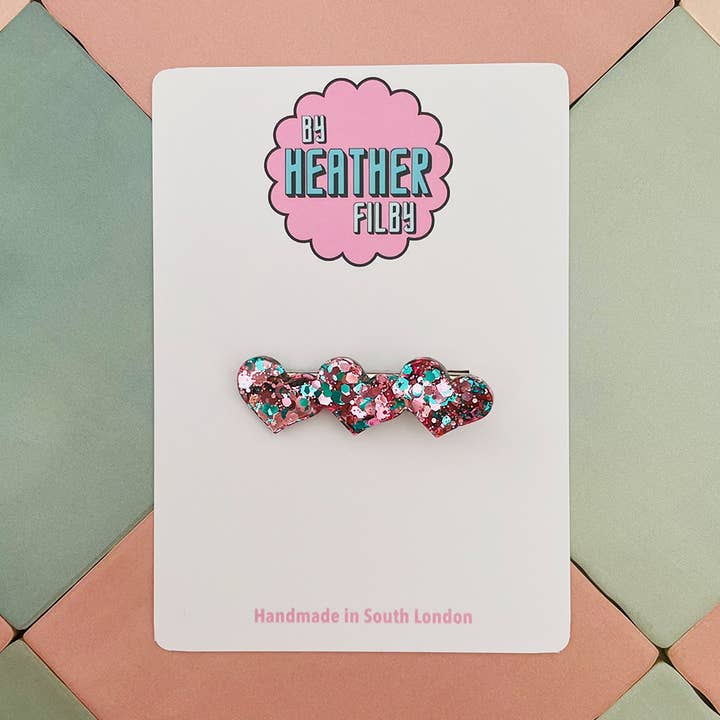 Fermaglio per capelli glitterato a forma di cuore rosa e blu per la vendita all'ingrosso da parte di By Heather Filby