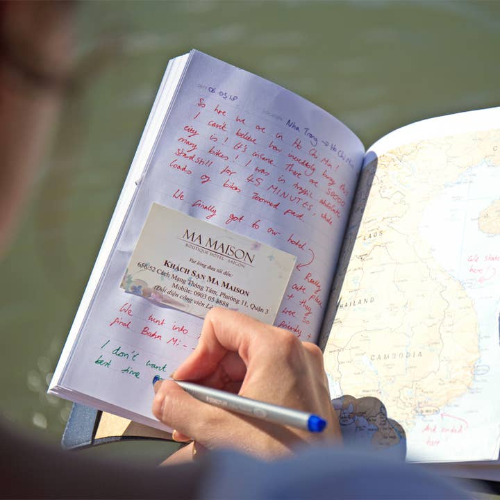 Chasing Threads – Engroshandel Notesbog – Sy Your Travels Map Notebook Kit - Vegansk Navy Læder8