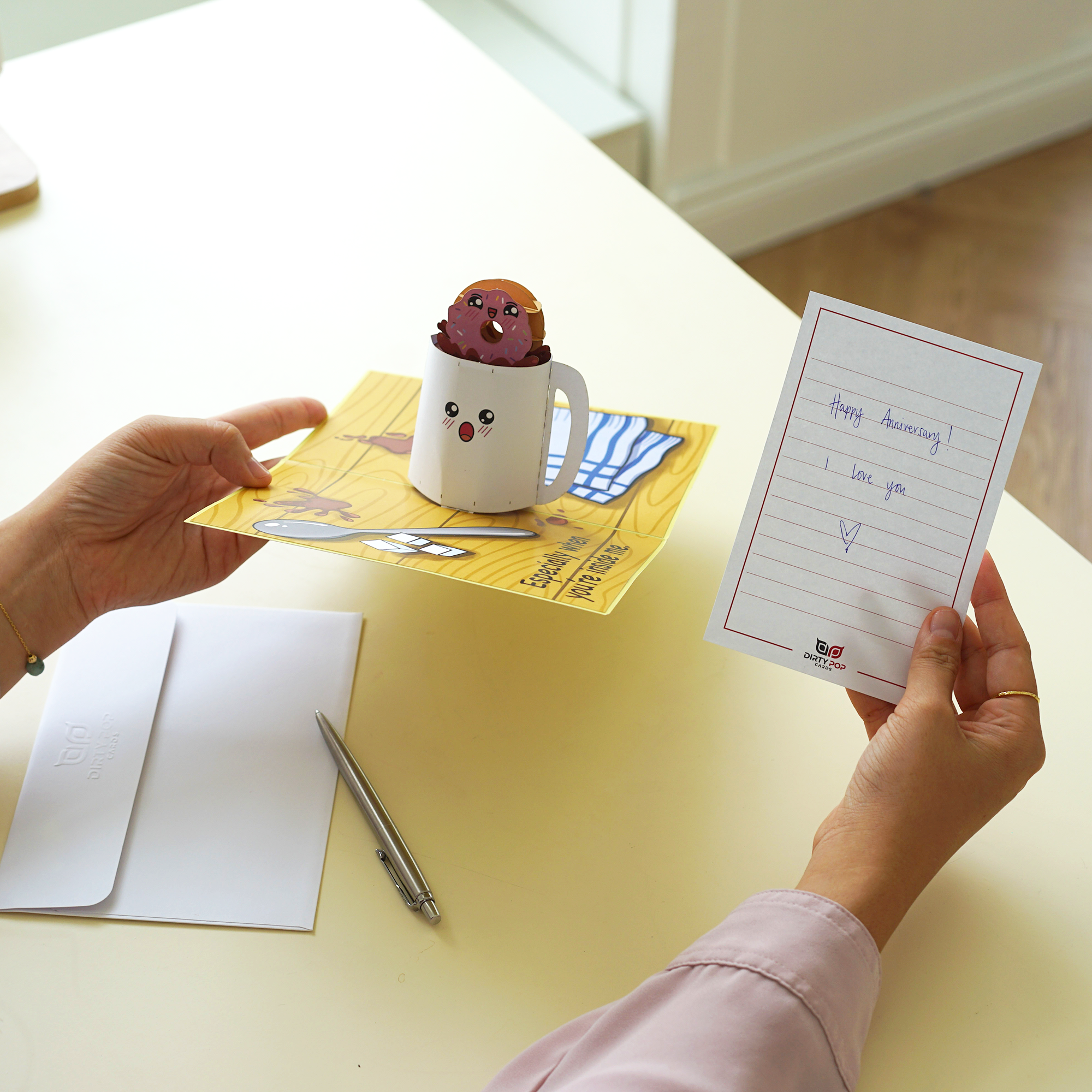 Card Foolery – Großhandel Liebeskarte – Kaffee & Donuts Lustige 3D Pop-Up Freche Liebeskarte2