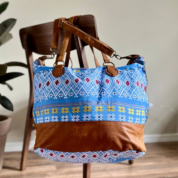 Western Inspired Handmade Leather Duffle Bag (Gracie) for wholesale by Braverly