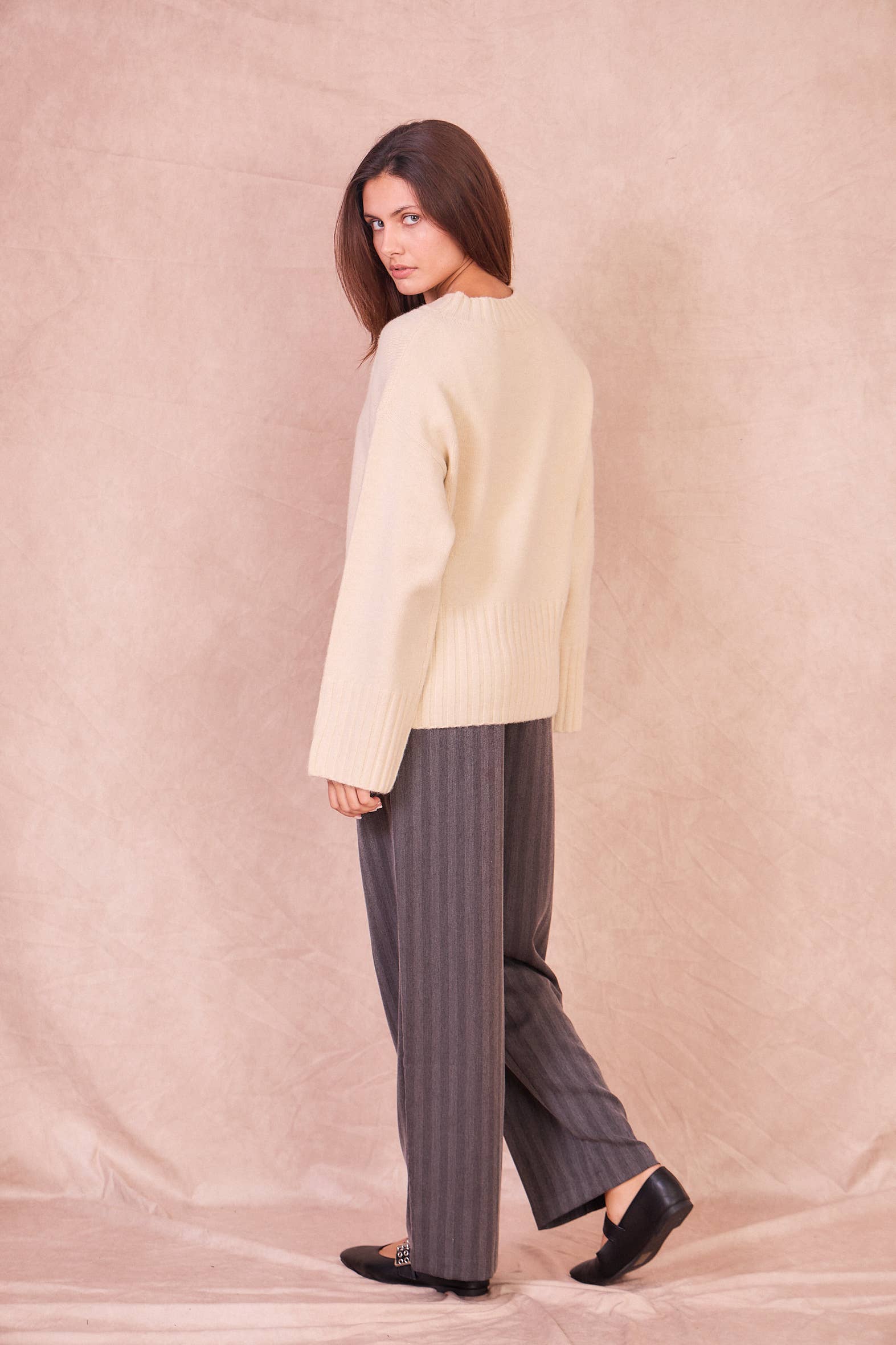 Calie Paris - Wholesale Knit Sweater - Women's - NATI – Button-Side Wool Blend Knit4