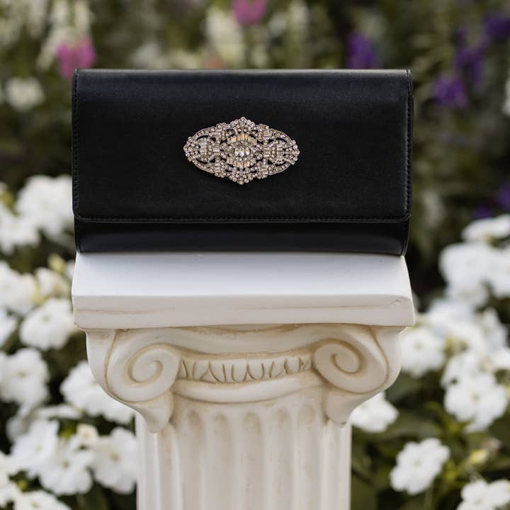 Lucy Jane - Wholesale Brooch - Crystal Oval1