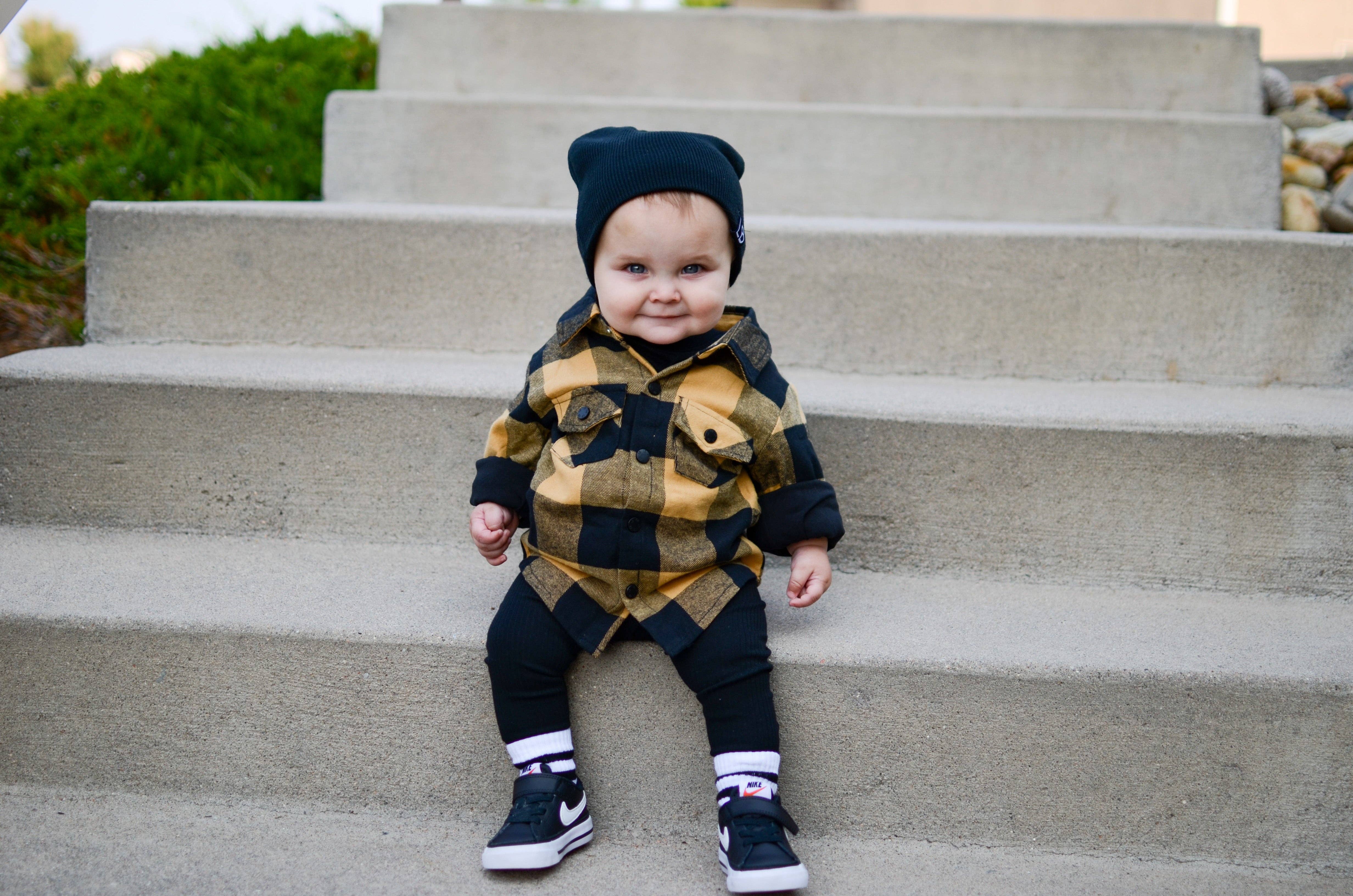 Kickin it up Socks - Venta al por mayor Calcetines - Niños y bebés - Blanco exclusivo con rayas negras1