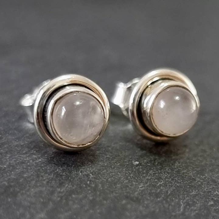 Orecchini a Perno in Quarzo Rosa Rotondi Piccoli, Argento Sterling 925, S16RQ per la vendita all'ingrosso da parte di Mistry Gems