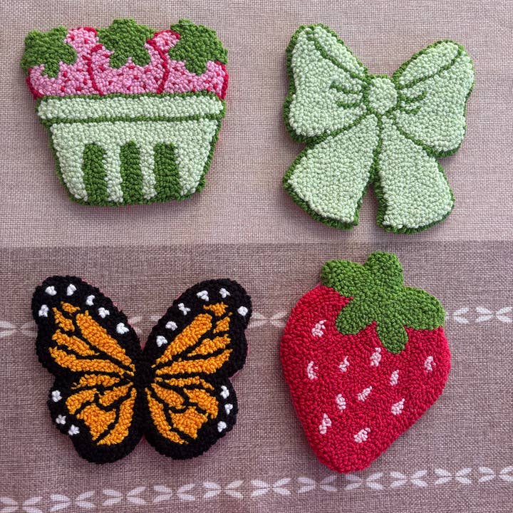 Honey Punches – Großhandel Untersetzer – Stanznadel-Tassenuntersetzer, Erdbeer-Schmetterling, Untersetzer0