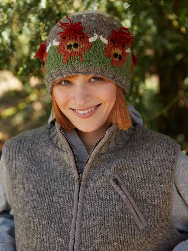 Gorro de lana tejido de vaca Highland. para venta al por mayor de Pachamama Ltd