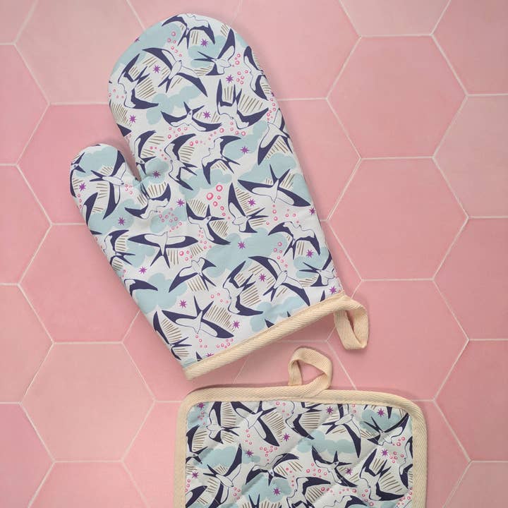 Oven Mitt & Pot Holder Set - Swallowtail Kites for wholesale by Natalie V. Mason