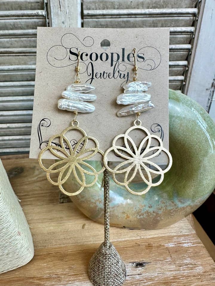 Empilement de perles d'eau douce - Oreille pour la vente par Scooples Jewelry