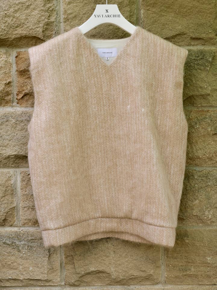 Jasper - Vest for wholesale by Yavi Archie