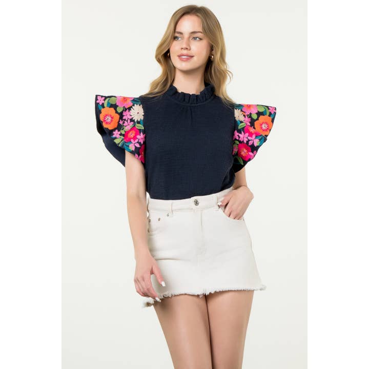 Besticktes Top mit Flatterärmeln für den Großhandel von THML