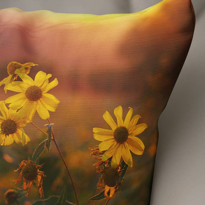 Modern bondgård örngott, Rustik Kasta Kudde, Wildflowers för wholesale av lostkatphoto