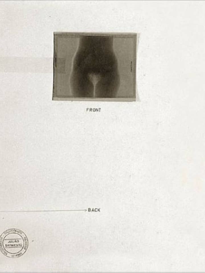 Julião Sarmento (desgaste de prateleira) por Alexandre Melo por atacado de Boon Books