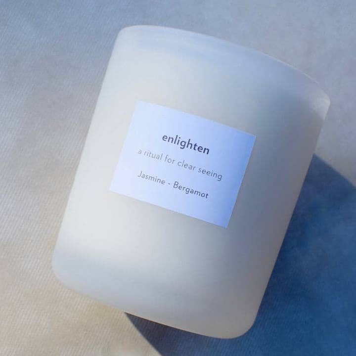 Rosebud Woman – Großhandel Kerze im Glas / gefüllte Kerze – Maßgeschneiderte Streichhölzer als Geschenk mit Enlighten Jasmine & Bergamot Ritualkerze (Limitierte Edition)2