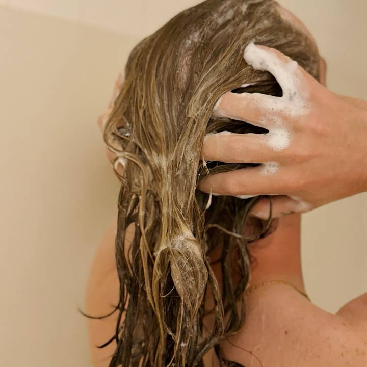 Sudz Cauldron - Vendita all'ingrosso Shampoo a saponetta/solido - Helix Shampoo Solido – Delicato e Purificante per Tutti i Tipi di Capelli3