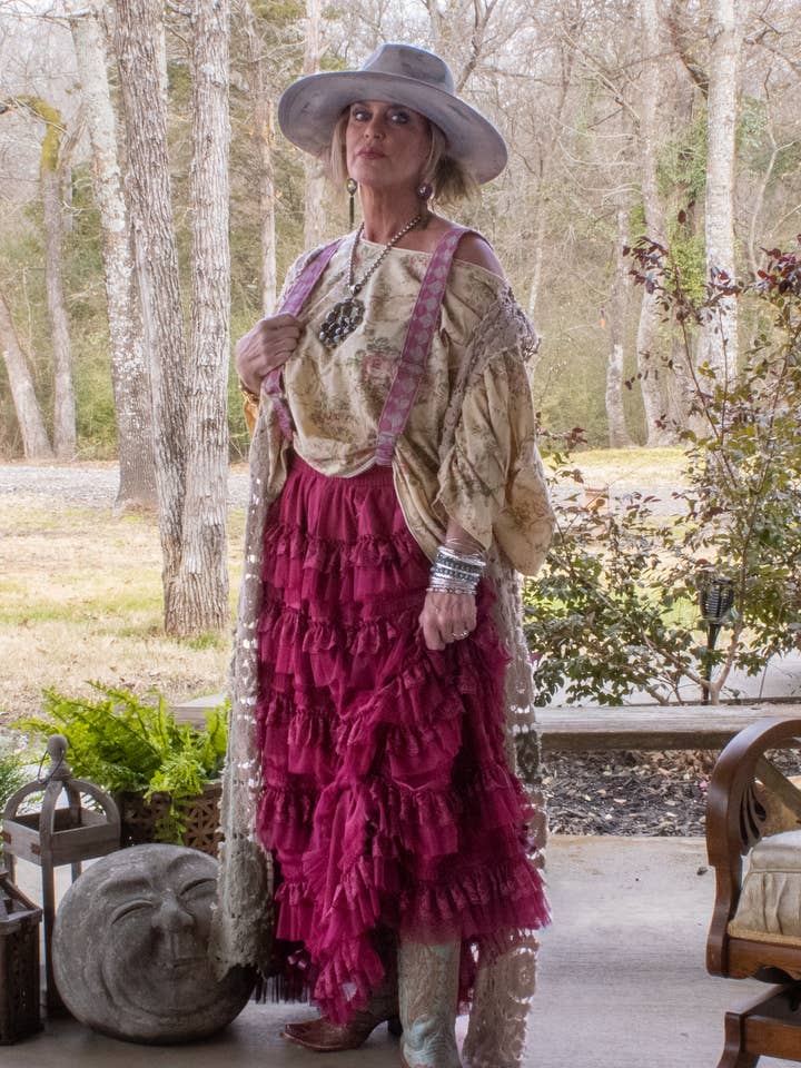Jupe Romance Victorienne - Canneberge pour la vente par Jaded Gypsy