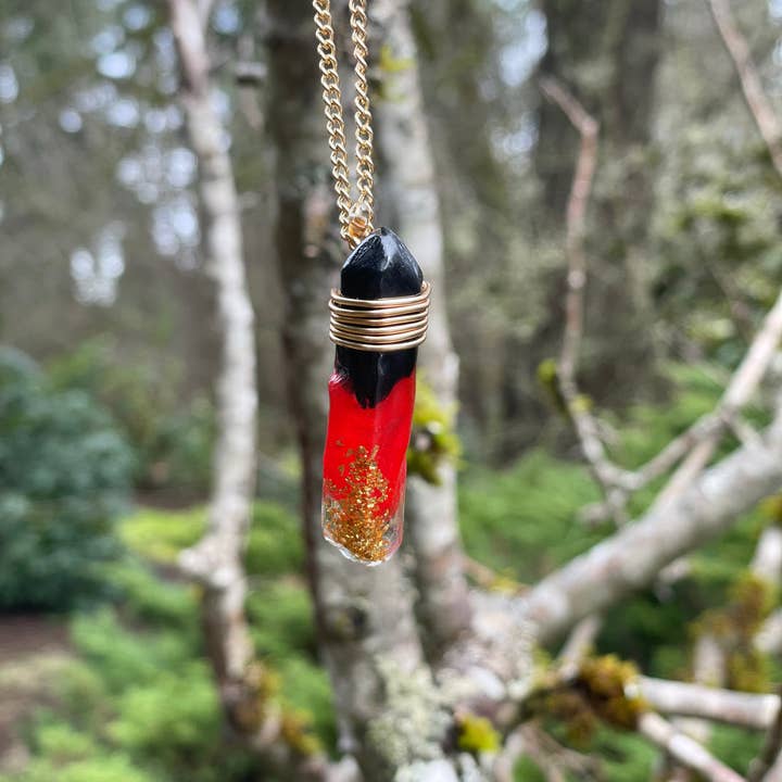 BlueButterflyBazaar - Wholesale Pendant/Charm Necklace - Queen of Naboo Kyber Crystal Necklace, Limited Edition, Force Universe