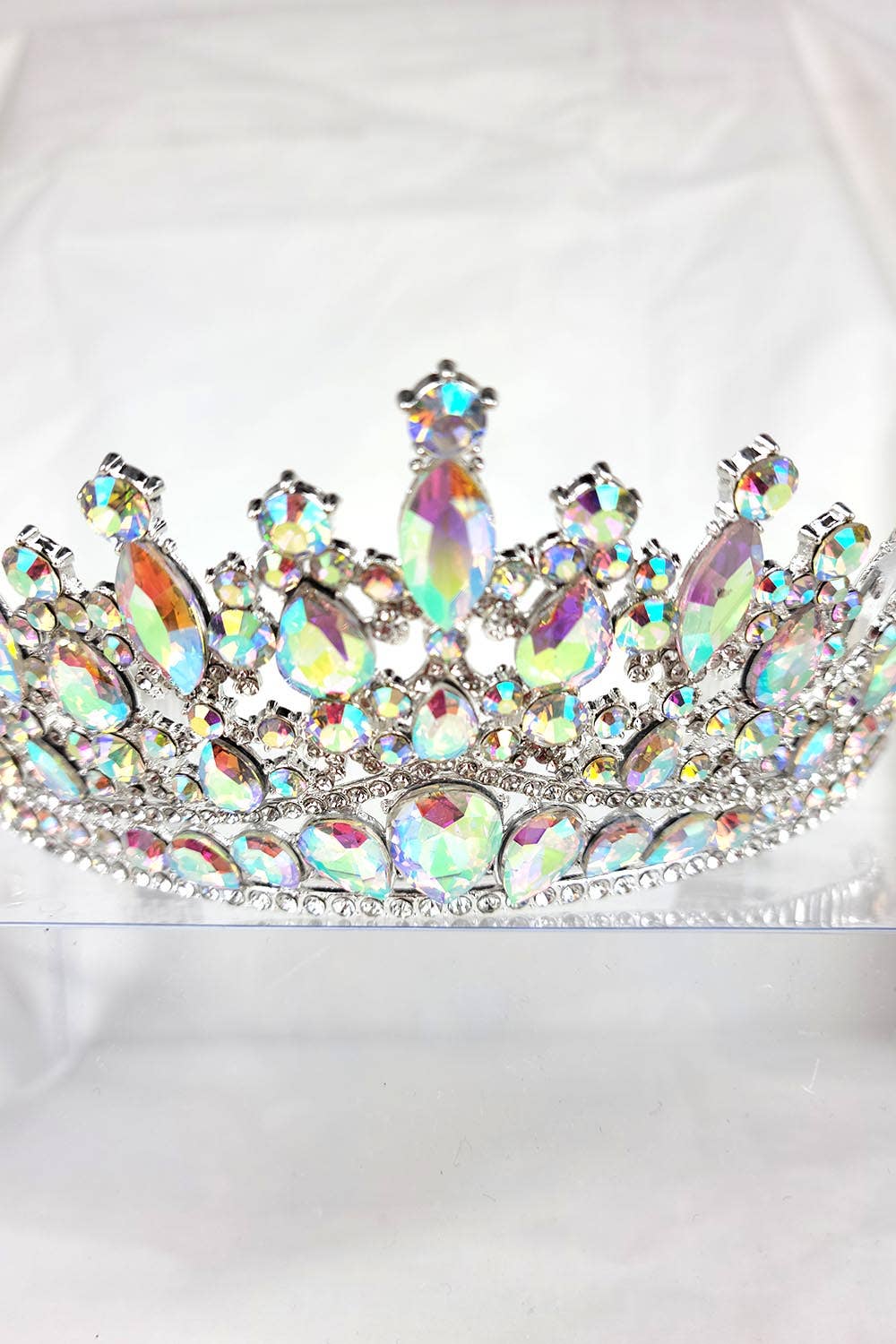Chicas - Wholesale Tiara - Women's - One Size Fits All Tiara With Jewels HT93241