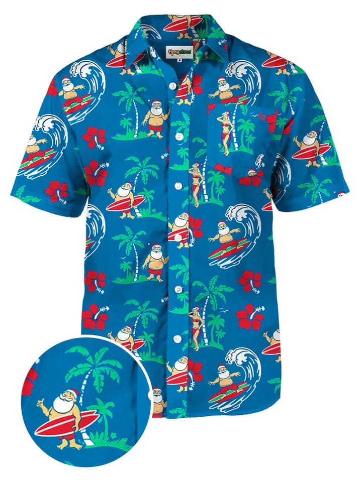 Chemise à boutons Surf's Up Santa - Chemise hawaïenne de Noël pour homme pour la vente par Tipsy Elves