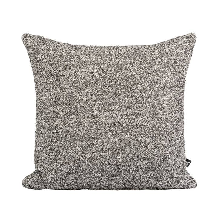 Coussin NOKKLI 45x45 gris et noir pour la vente par KUXIN // Home Fashion