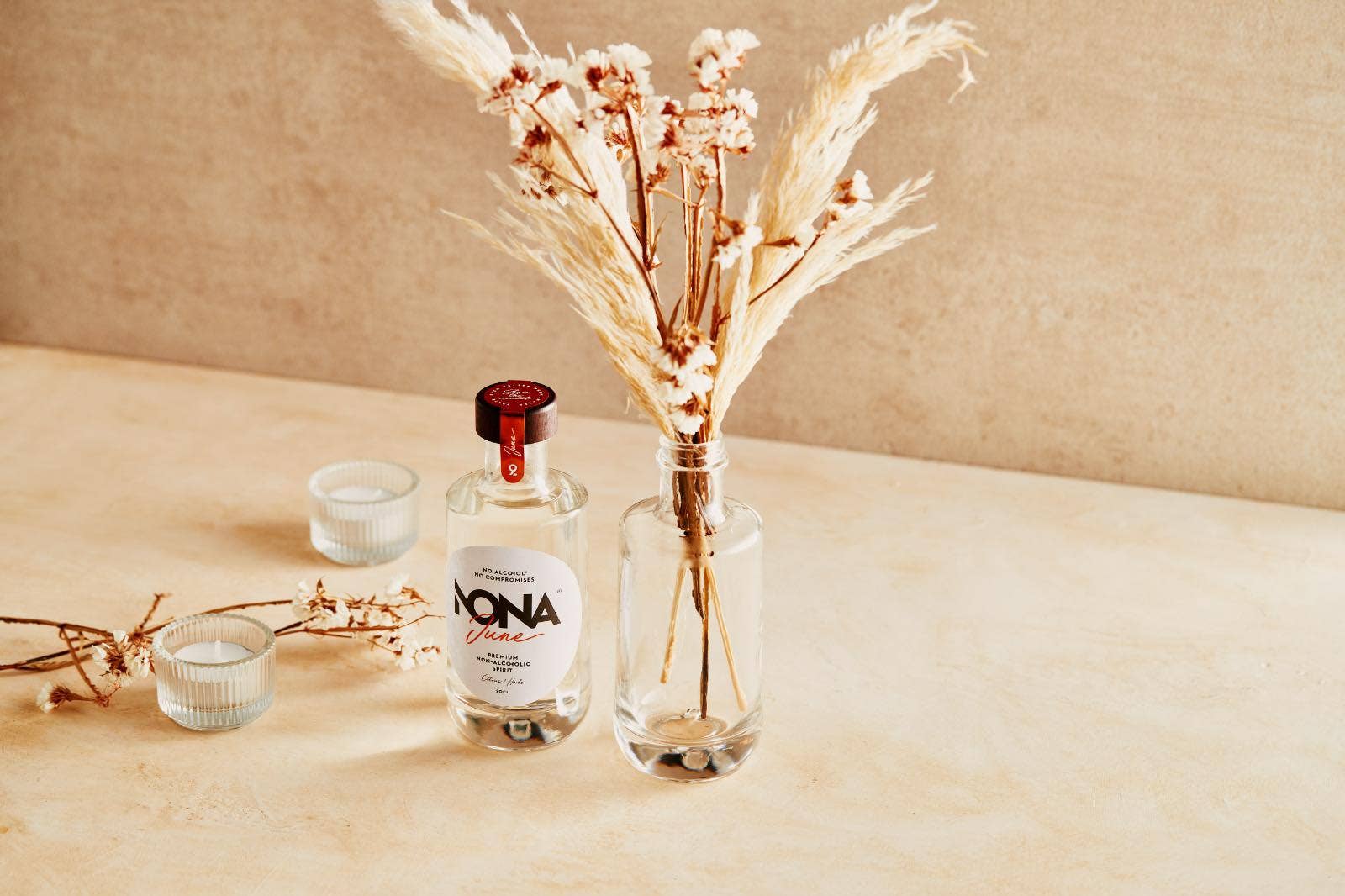 NONA Drinks - Wholesale Alcoholvrije gedistilleerde dranken/wijn/bier - NONA June 20cl2